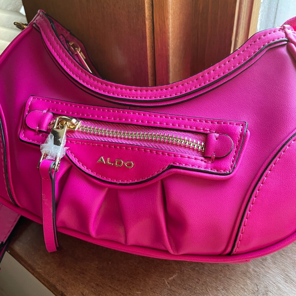 FIRM. Vintage ALDO Crossbody Shoulder Purse, Gorgeous Fuchsia & Gold. - Picture 6 of 13